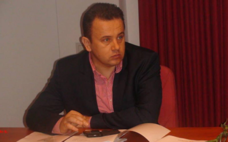 Ministrul Liviu Pop anunţă că va muta competiția pentru manuale între autori