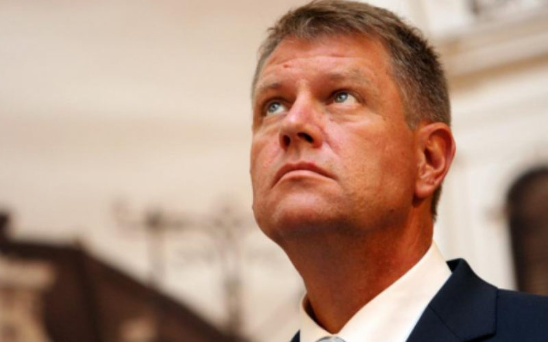 Klaus Iohannis se duce la mare în extrasezon. Președintele va fi prezent luni la Constanța, la deschiderea anului universitar