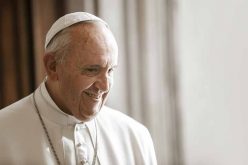 Papa Francisc a donat Spitalului Județean Suceava cinci ventilatoare pulmonare, 200 de combinezoane, 900 de măști FFP2 și 5000 de măști sanitare