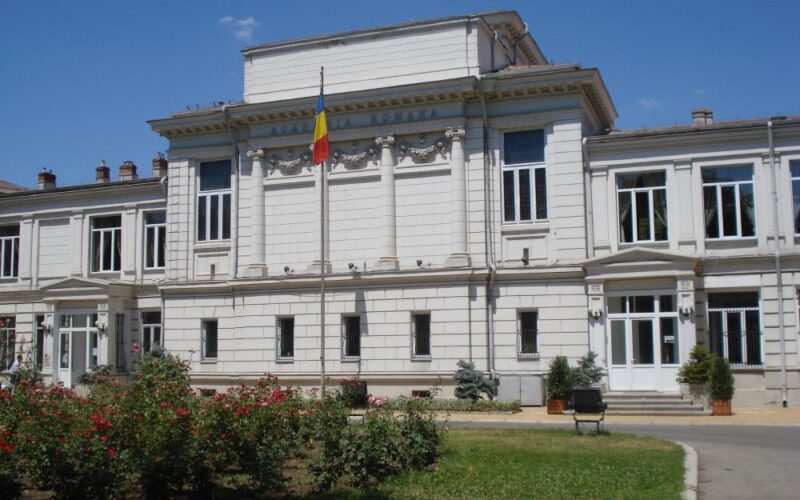 Academia Română: 10 burse acordate în anul şcolar 2024 – 2025 elevilor performanţi, din medii defavorizate