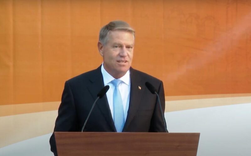 Iohannis: Trebuie să acceptăm că rolul educației în destinul unui elev s-a transformat radical, la fel cum economia, industria sau societatea continuă să treacă prin schimbări profunde