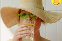 Hidratarea te face mai frumoasă? Ce nu îți spune nimeni despre apă și piele