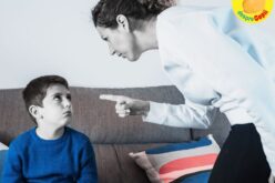 Țip la copilul meu și apoi plâng în baie. Ce faci când furia îți scapă de sub control? – sfatul psihologului